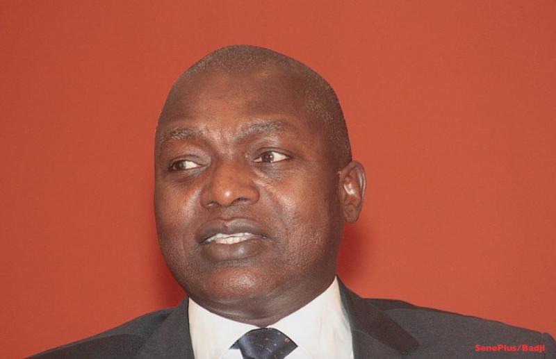 Oumar Gueye balaie les rumeurs sur l’augmentation du niveau de pauvreté au Sénégal