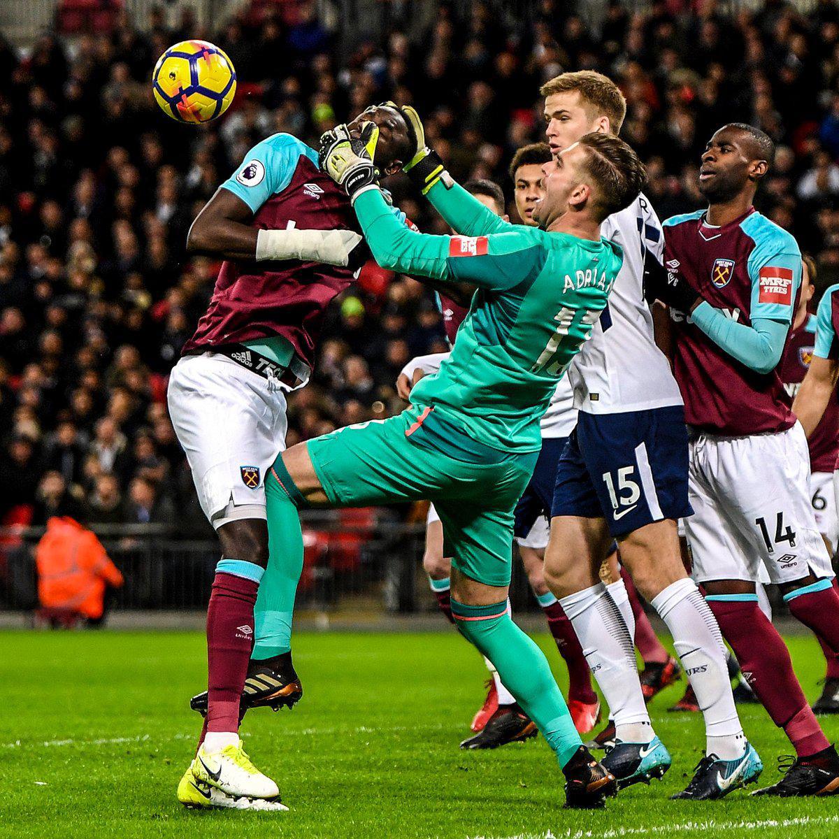 L'image de la soirée : Le choc entre Cheikhou Kouyaté et le gardien de West Ham