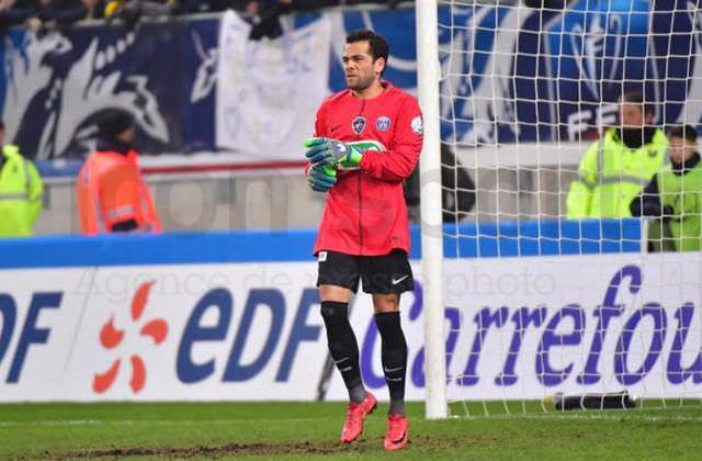 PHOTO : Daniel Alves, gardien intérimaire