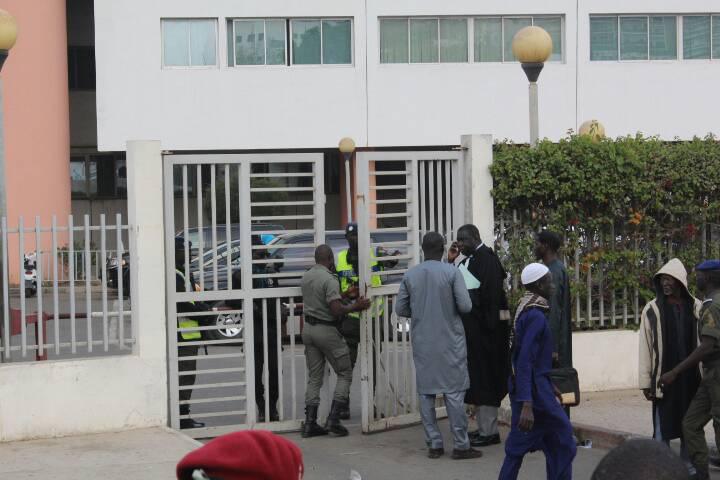 C'est le gendarme Ibrahima Mbaye qui fera office de greffier : Il a prêté serment