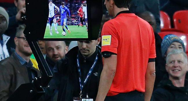 Le technicien français Patrice Neveu est contre l'arbitrage vidéo