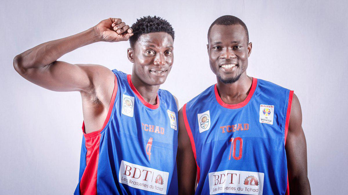 #fFIBAWC #SENMOZ : Mozambique revient à 3 points (50-53)