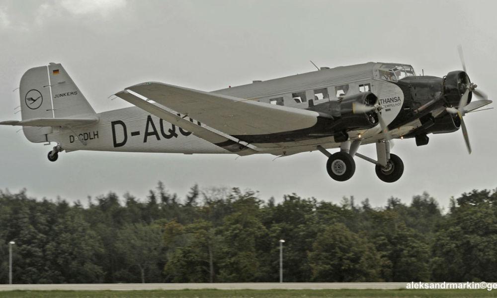 Suisse: plusieurs morts dans le crash d'un avion de collection