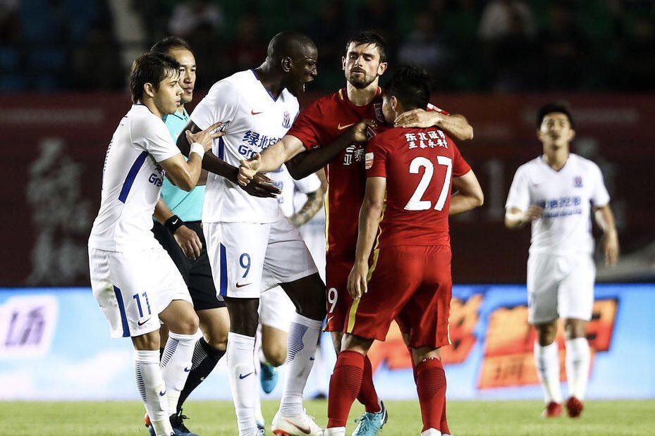 Chine : Victime d'insultes racistes, Demba Ba demande à la Fédération chinoise de sévir