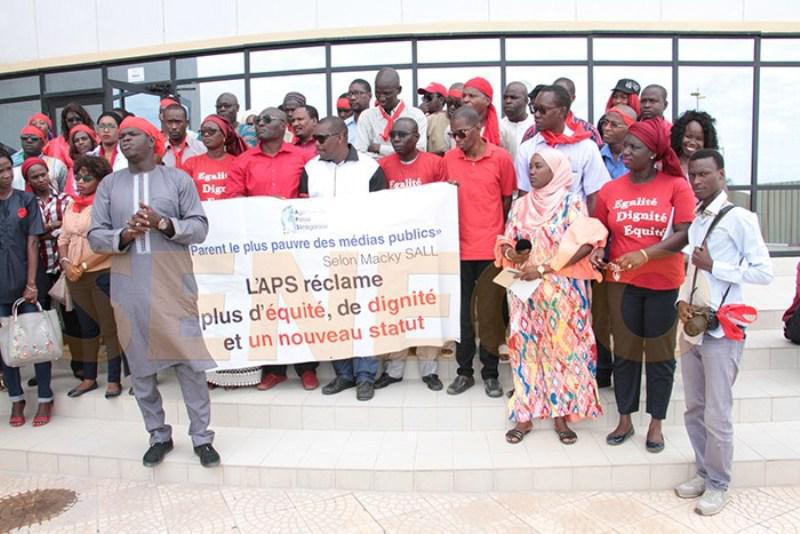 Grève des agents de l’APS: la misère des rédacteurs en chef-des salves contre l’Etat