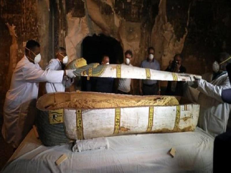 Découverte d'une ancienne tombe en Egypte