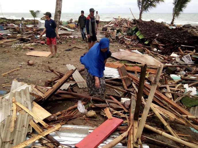 Indonésie : un tsunami provoqué par une éruption volcanique fait au moins 168 morts