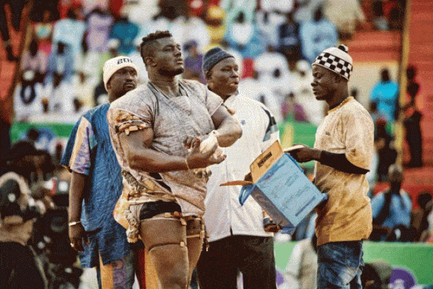 Balla Gaye 2 humilie  Modou Lo