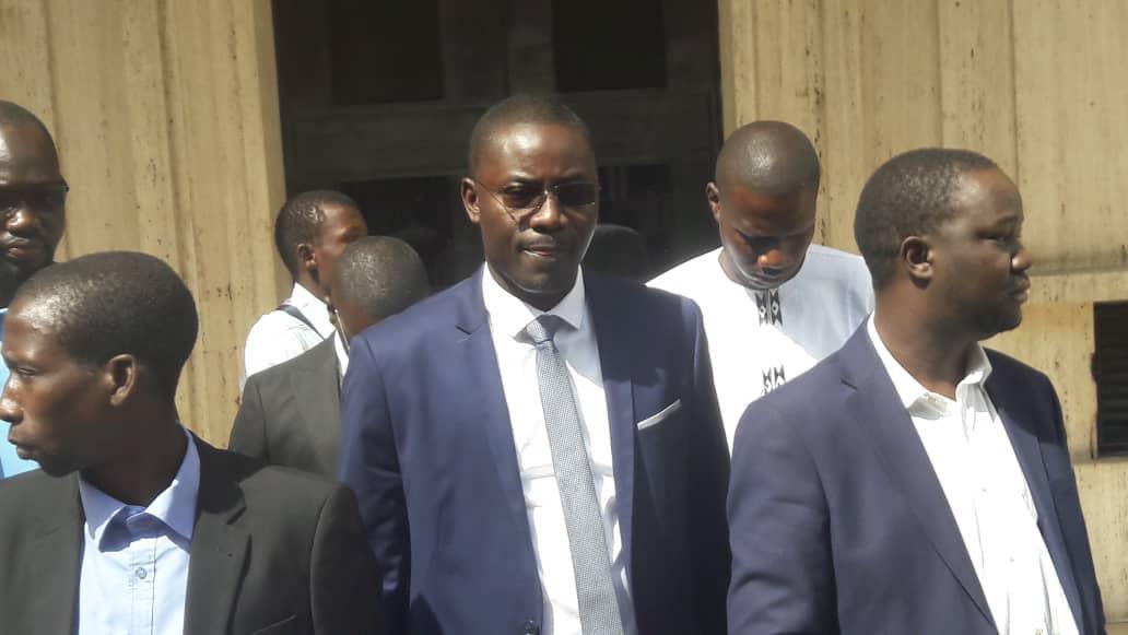Sit-in : les notaires arrêtés finalement libérés, leur avocat Me Elhadji Diouf attaque Ismaila Madiorr Fall