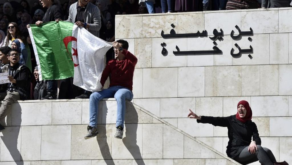 Algérie: l'opposition demande un report des élections