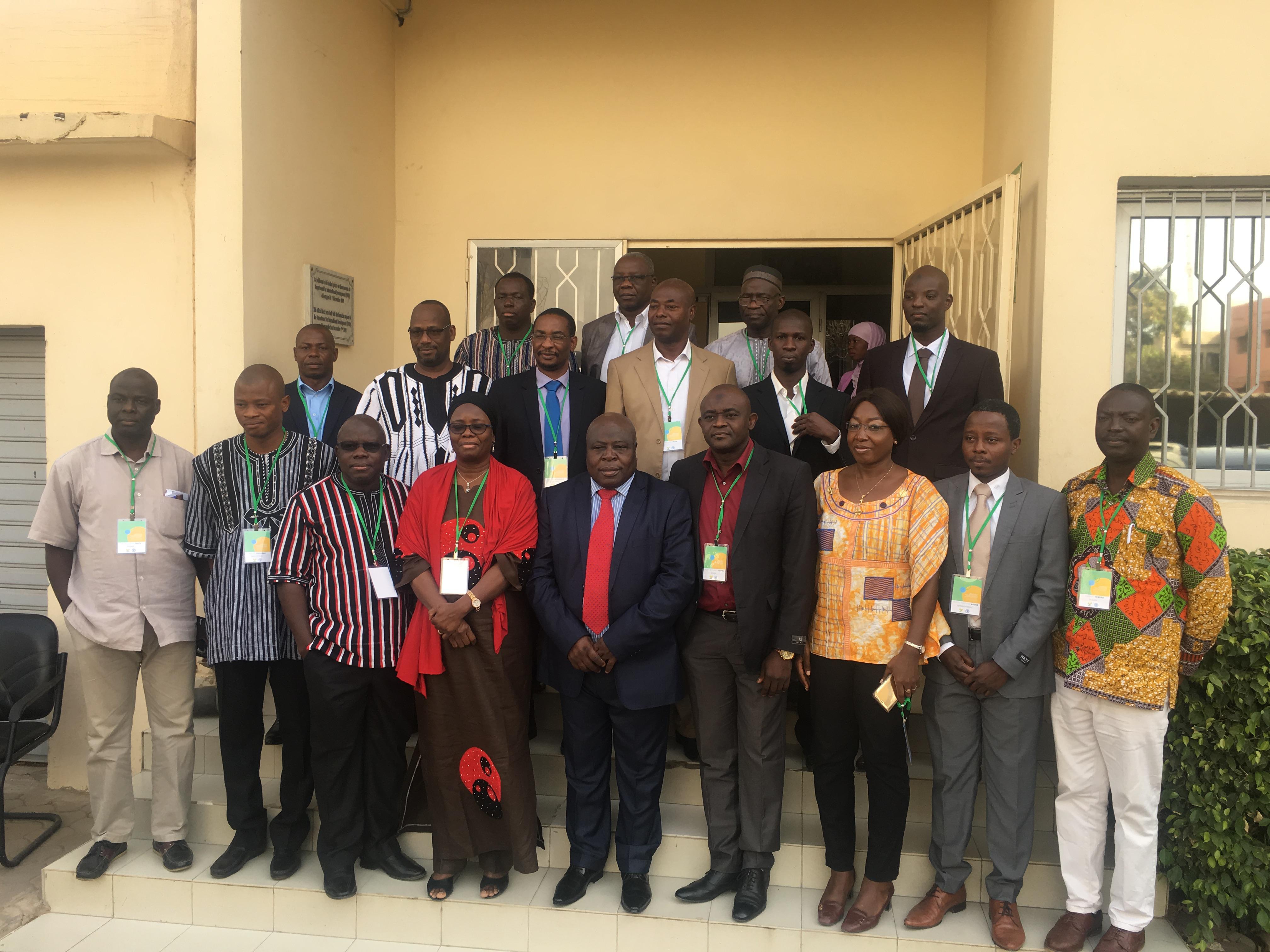 Le groupe d'experts en recherches agricoles de développement venus assister à l'atelier du Coraf à Dakar