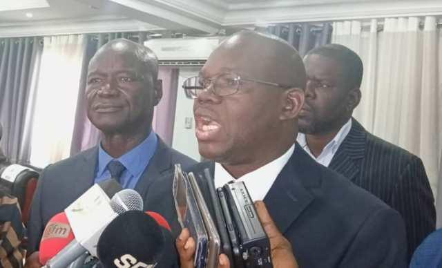 Modération du Dialogue national: la société civile propose Babacar Gaye et Majid Ndiaye, la majorité attend une réunion pour apprécier