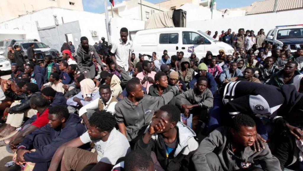 Libye: lourd bilan après l’attaque d’un centre de migrants à Tripoli
