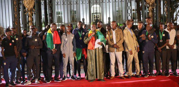 CAN2019: Les "Lions" empochent chacun 20 millions F CFA et reçoivent un passeport diplomatique