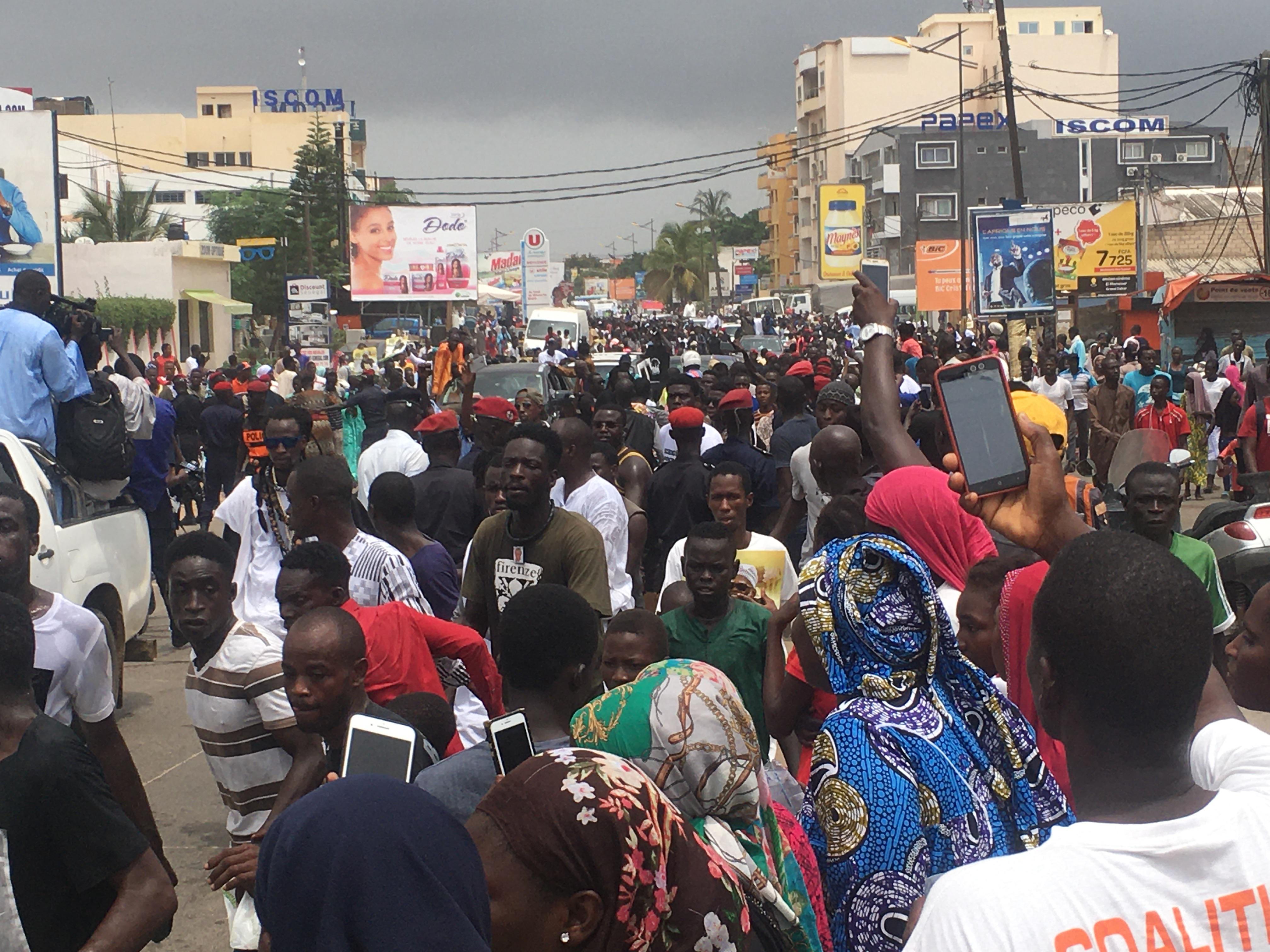 Vidéos et images de l’arrivée du Khalife des Mouride... Ce n'est pas un citoyen ordinaire qui est entré à Dakar 