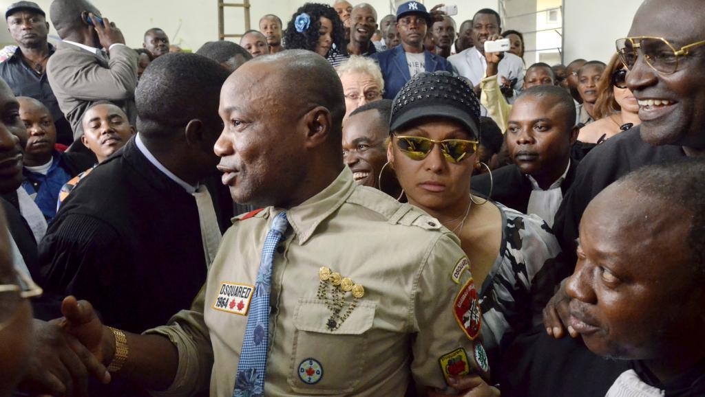 RDC: le chanteur Koffi Olomidé interpellé en lien avec ses chansons censurées