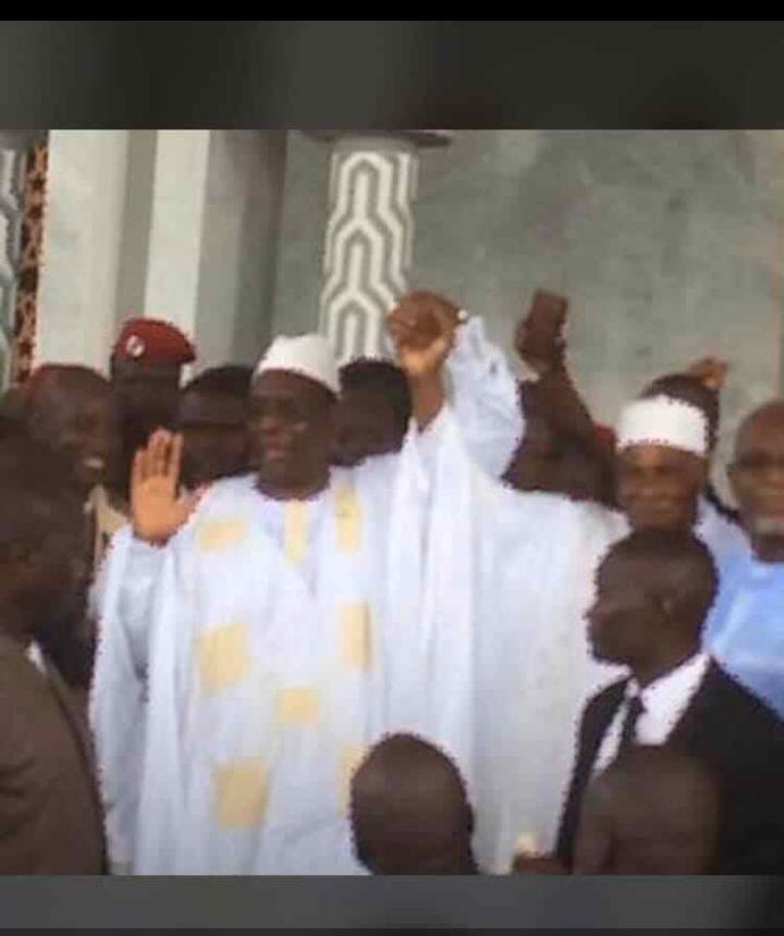 Les images de la réconciliation Wade-Macky devant le Khalife