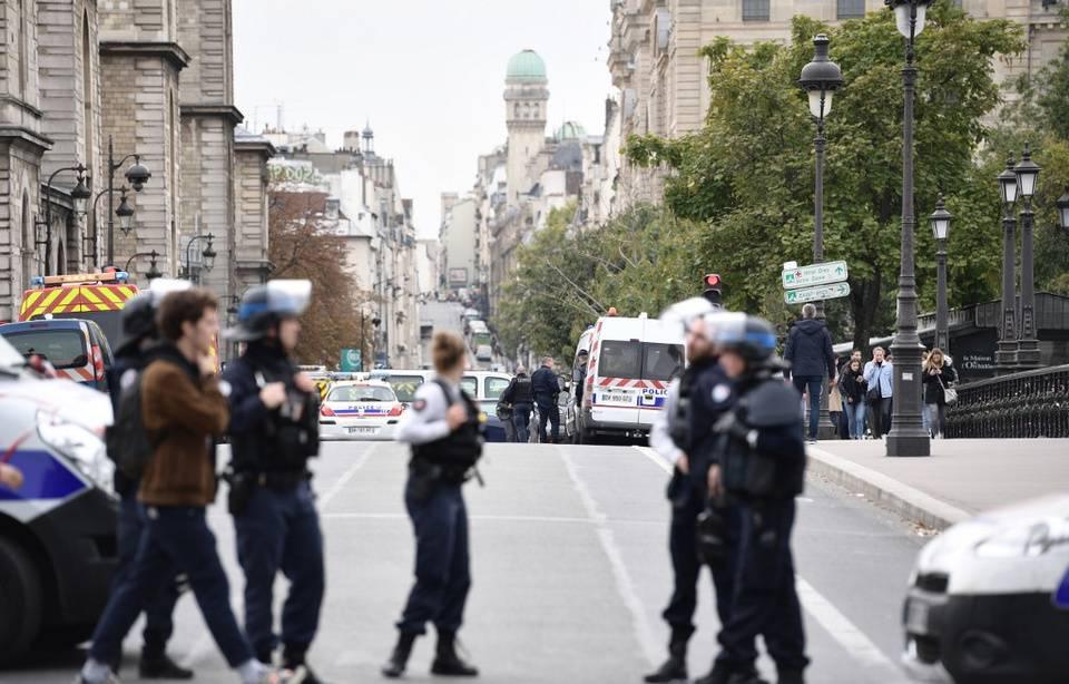 Attaque au couteau à la Préfecture de Paris: l’assaillant souffrait d’un handicap