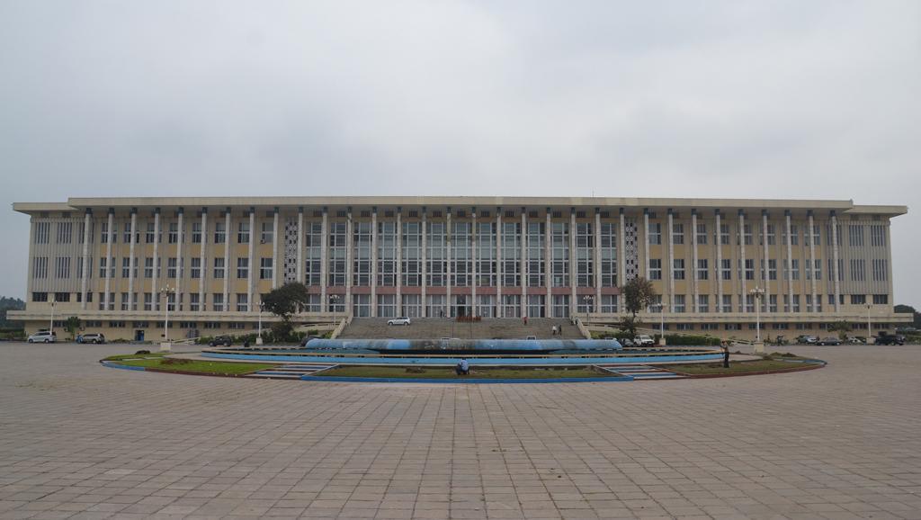 En RDC, pouvoir et opposition s’entendent sur les commissions du Parlement