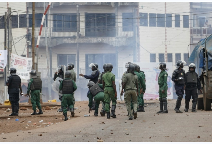 En Guinée, les forces de sécurité massivement déployées dispersent des manifestants à Conakry