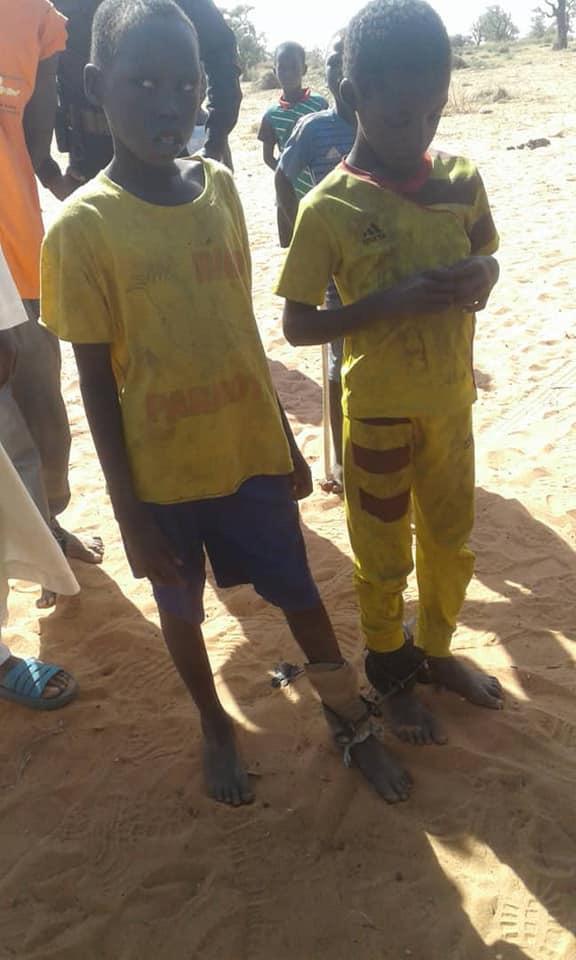 Les images choquantes des enfants avec des chaînes de fer aux pieds au Daara de Koki à l’arrestation du Oustaz Khadim Gueye 