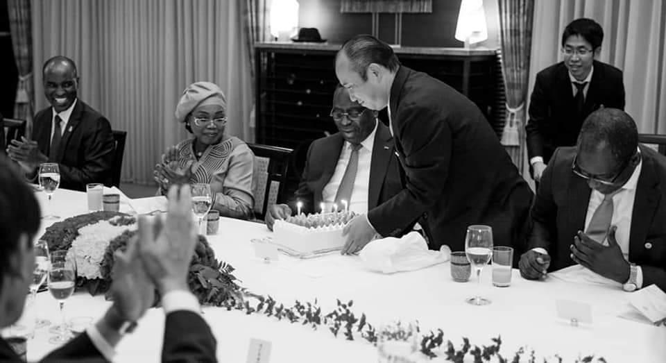 Image du gâteau d'anniversaire servi à Macky Sall au Japon