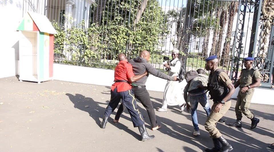 Guy Marius et Cie devant le grilles du palais: le Commissaire Ndour atterrit à la Direction générale de la Police