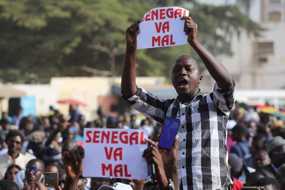 L'État va-t-il abdiquer face à la pression de la rue ?