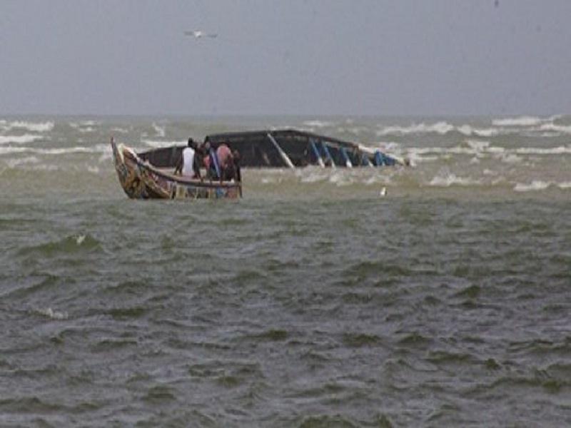 Chavirement d’une pirogue à Saint-Louis : 2 pêcheurs portés disparus et 3 autres sauvés 
