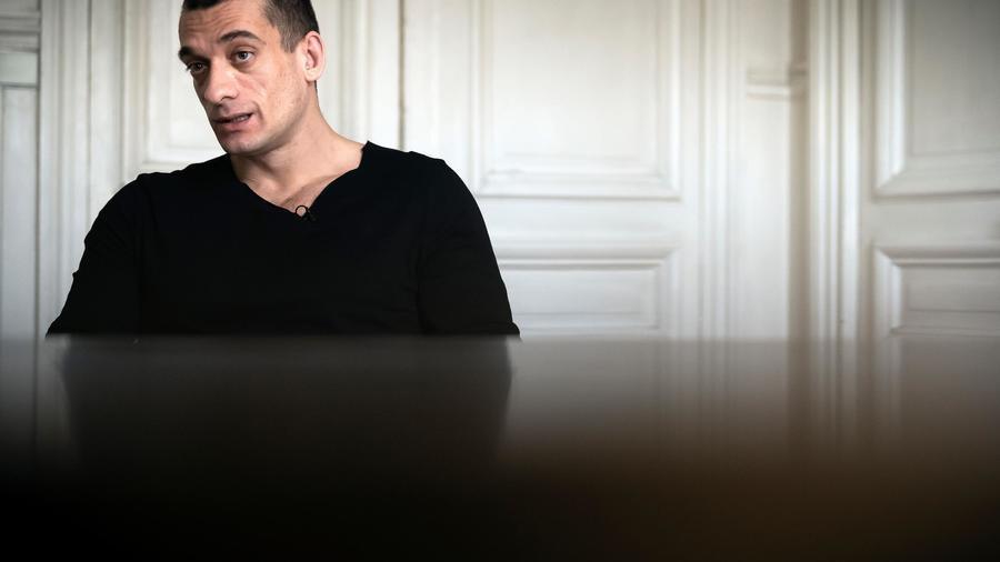Après la plainte de Griveaux, Piotr Pavlenski et sa compagne placés en garde à vue