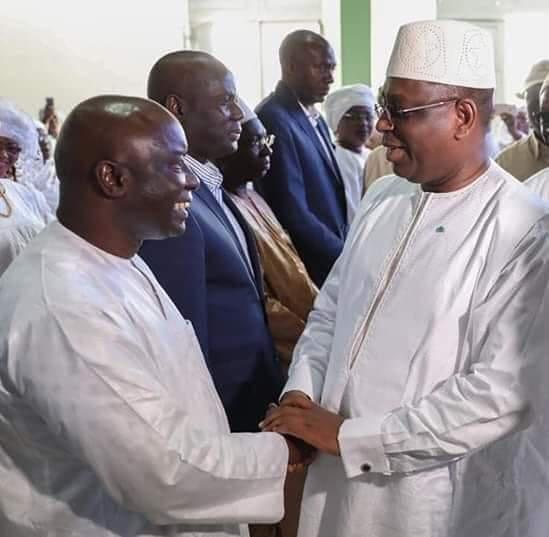 Hommage à Ousmane Tanor Dieng: la poignée de main Macky-Idy qui va faire beaucoup jaser