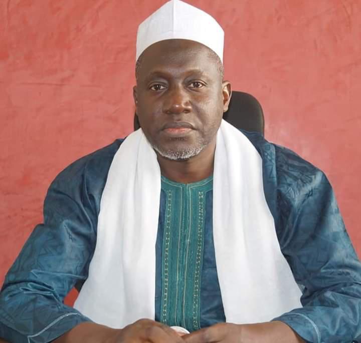 Suspension des prières dans les mosquées: Imam Kanté approuve et demande aux muezzins de modifier une partie de l'appel à la prière
