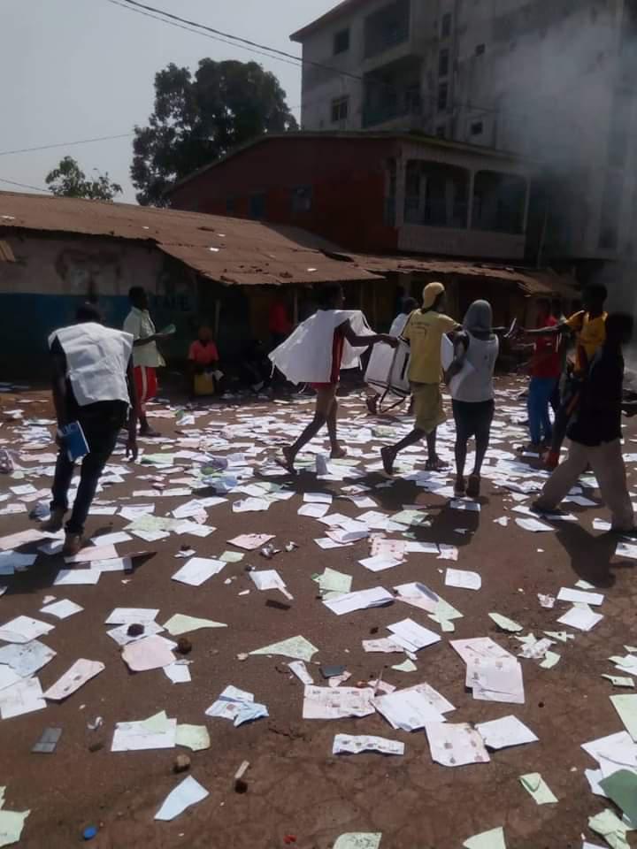 Législatives Référendum en Guinée: un scrutin sur fond d’intenses et sanglantes violences