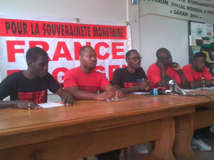 Le préfet de Dakar annule la Conférence de presse du FRAPP avec 2 camionnettes remplies de policiers