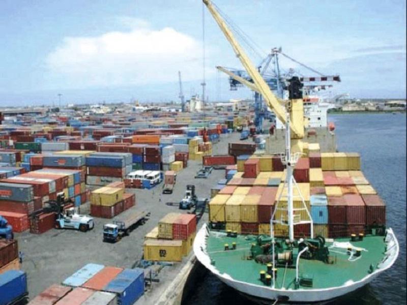Port autonome de Dakar: un camion termine sa course dans la mer, fait un mort et un porté disparu