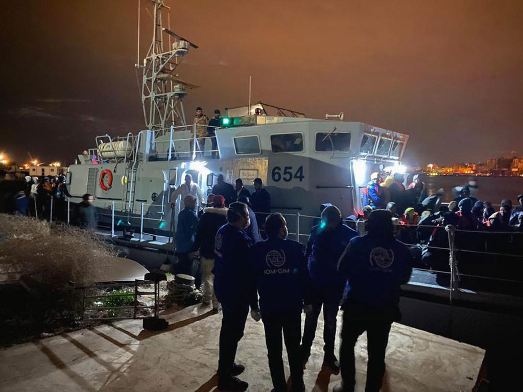 Libye : un naufrage provoque la mort d’au moins 20 migrants et réfugiés