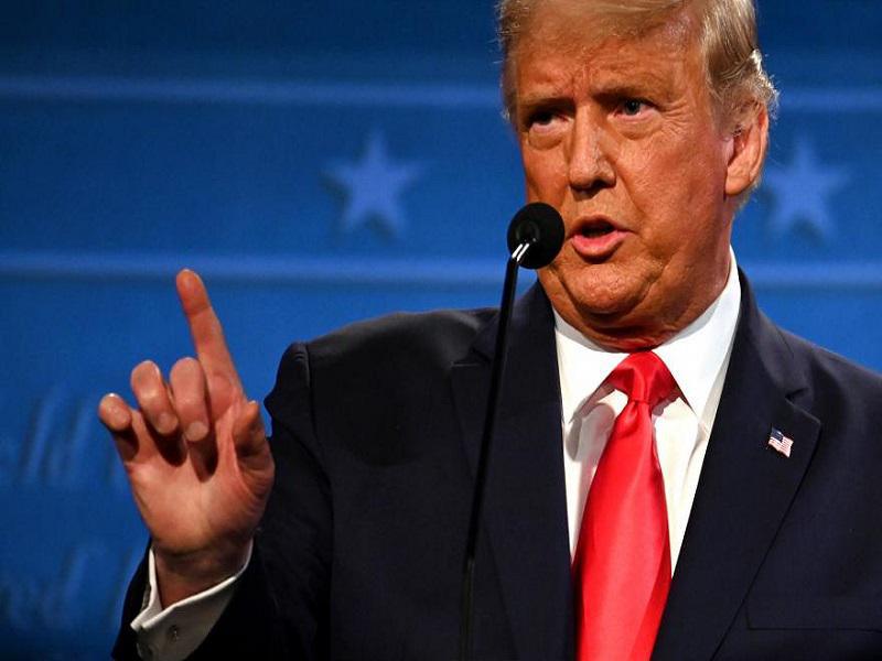 Donald Trump bloqué par Facebook et Twitter après les violences du Capitole