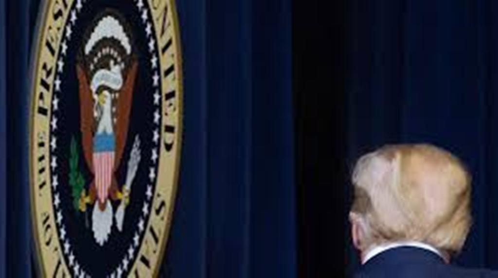 États-Unis: les défections continuent autour de Trump après les violences au Capitole