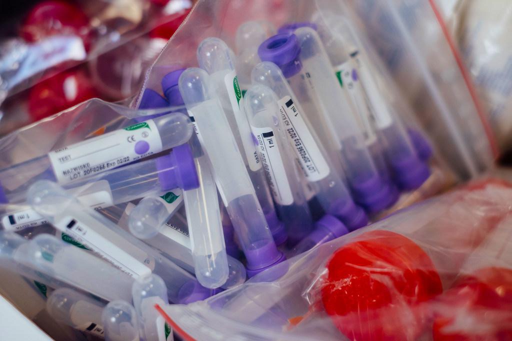 Vaccin: l’UE conclut un 2e contrat avec Moderna pour 300 millions de doses