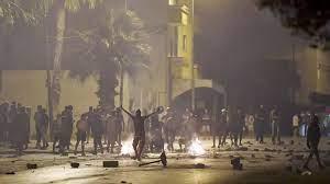 Troubles à Tunis après la mort d'un jeune arrêté par la police