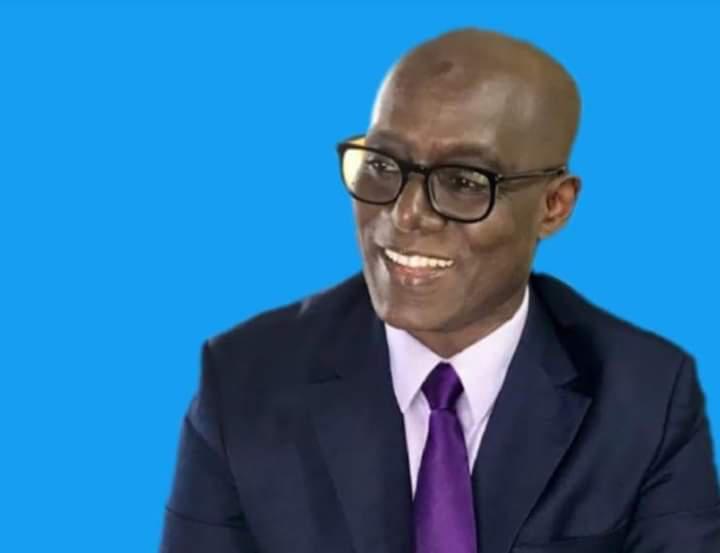 Thierno Alassane Sall met du piment dans le "ponsé" à base de Gloria de Macky
