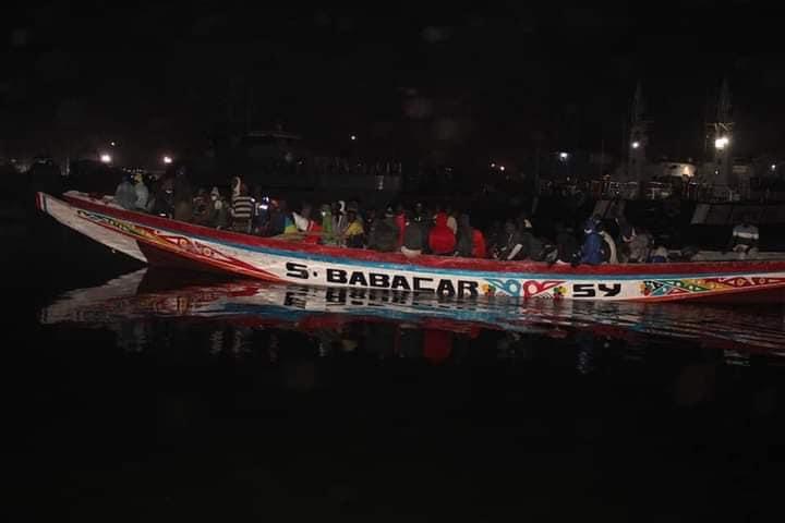 Émigration clandestine: 16 Sénégalais et 55 Gambiens interceptés avec leur pirogue vers Djifer