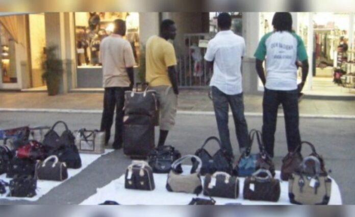 Contrefaçon en Italie: un important réseau démantelé, plusieurs Sénégalais interpellés 