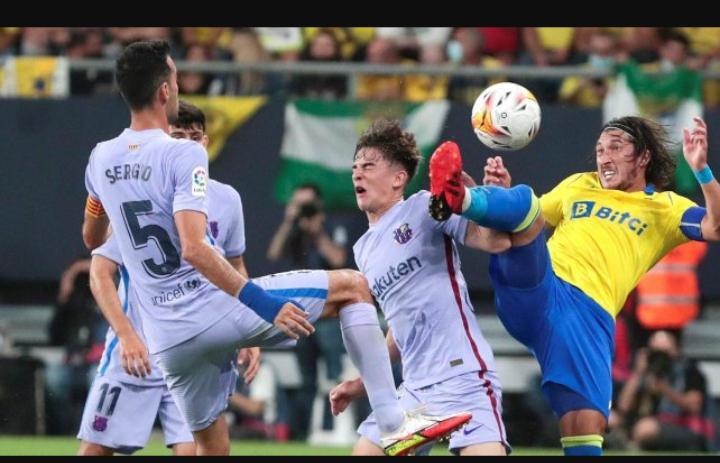 Liga : réduit à dix, le FC Barcelone partage les points avec Cadiz