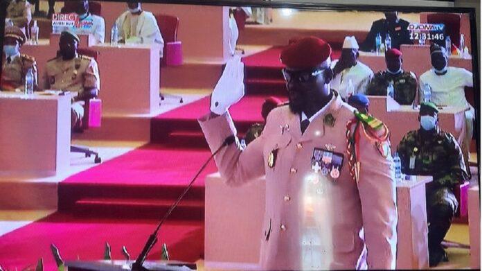 Guinée : le Colonel Mamadi Doumbouya prête serment