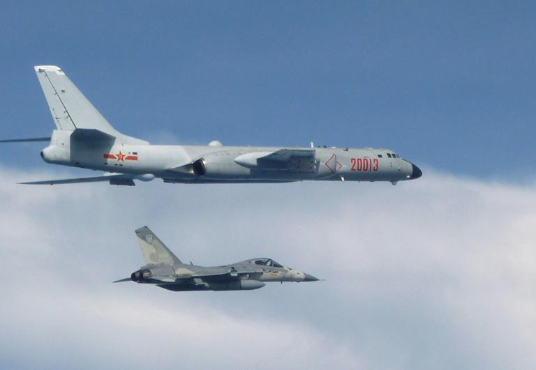 Taiwan: selon Taipei, un nombre record d'avions militaires chinois ont pénétré dans leur zone d'identification de défense aérienne