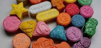 L’ecstasy, la drogue en forme de bonbon qui risque de faire des ravages dans les écoles