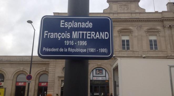Quand la mairie PS de Reims inaugure une place avec une faute d'orthographe à "Mitterrand"