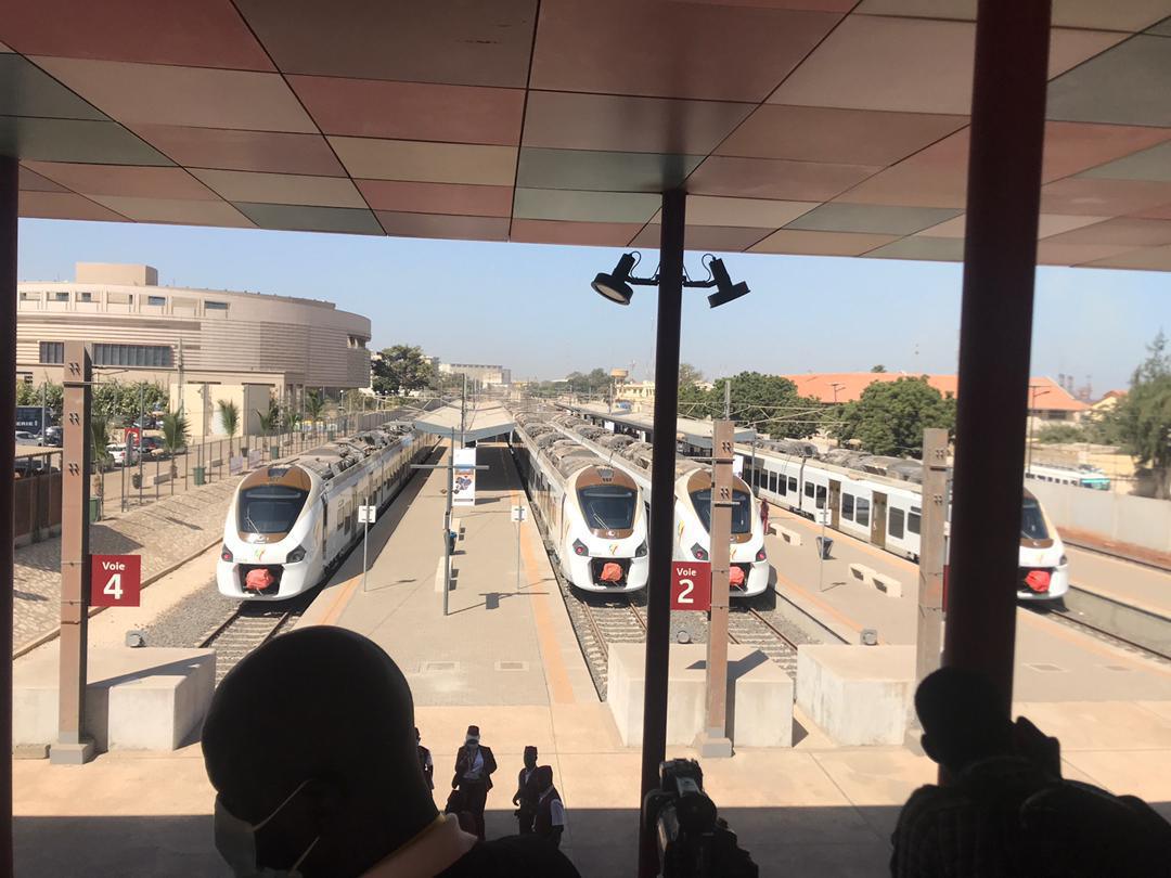 Inauguration TER : les premières images de la mise en circulation du train sur les rails