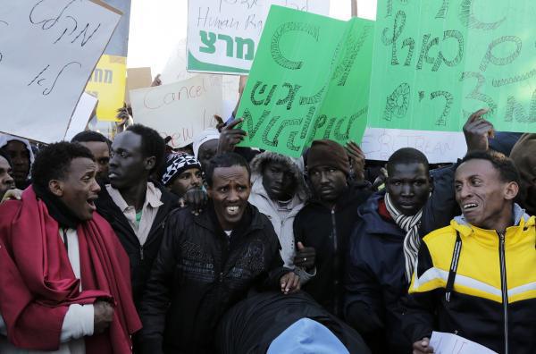 Israël: des migrants africains manifestent pour demander le statut de réfugié